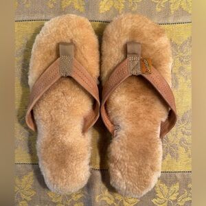 Bonsai Shearling Flip Flops Sandals with Leather Straps Ladies 9